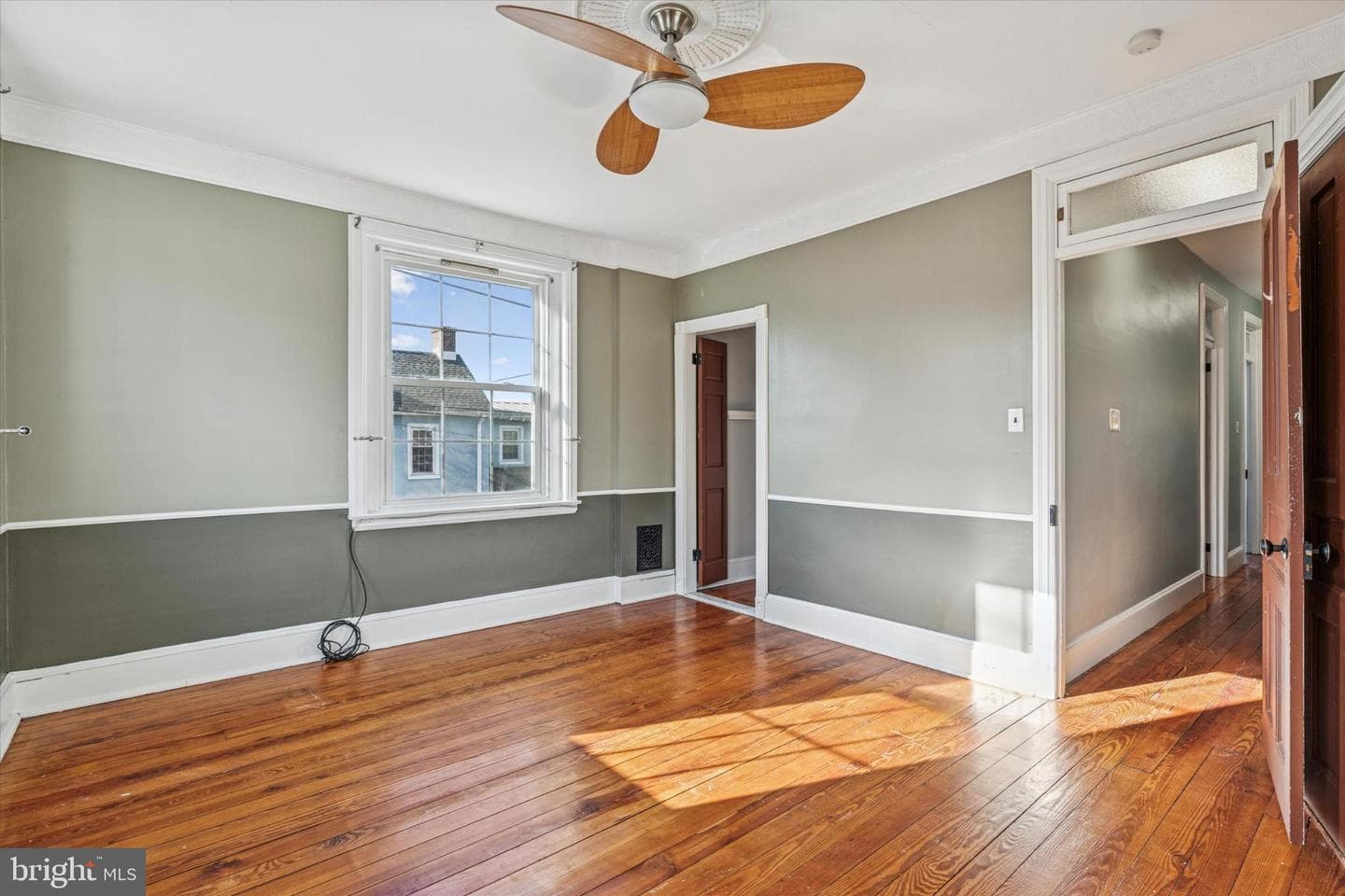138 W Walnut Street photo 13
