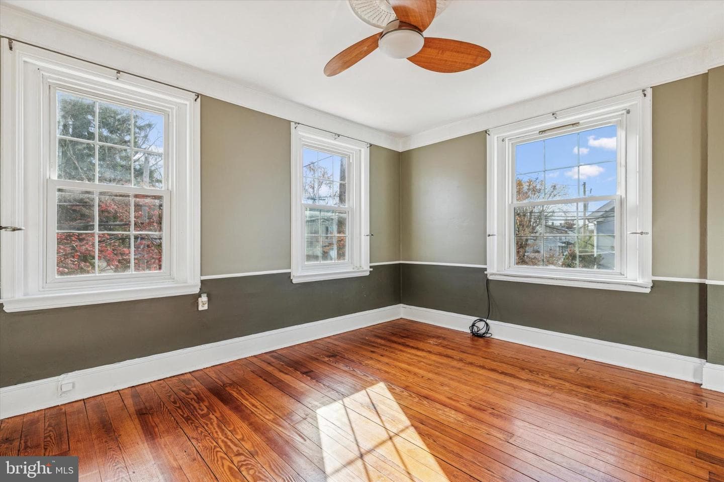 138 W Walnut Street photo 14