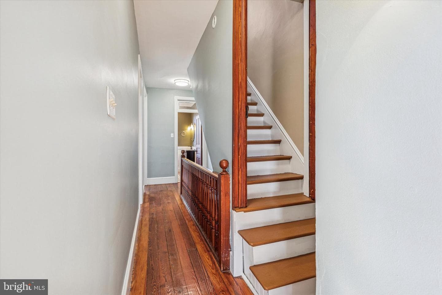 138 W Walnut Street photo 16