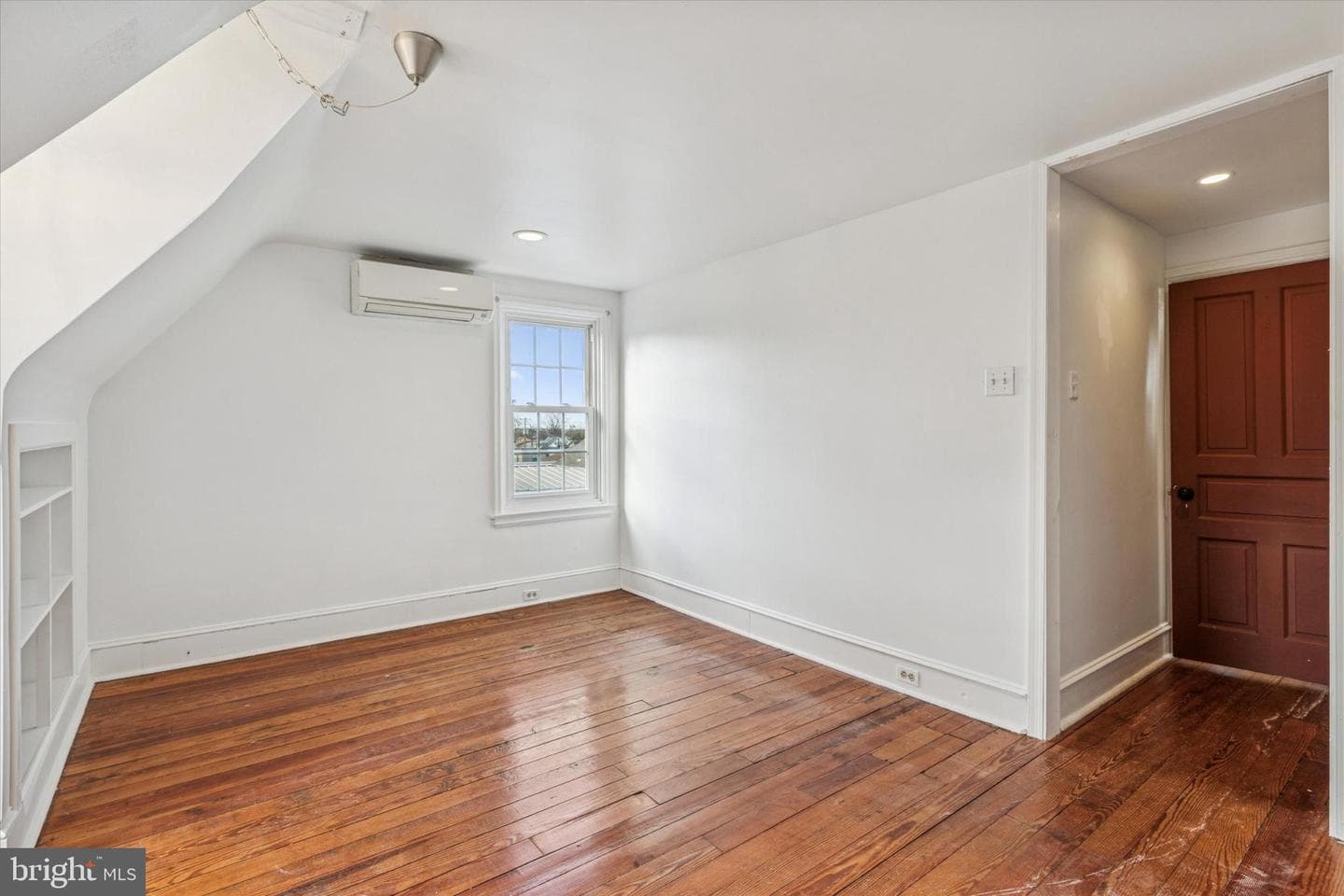 138 W Walnut Street photo 20