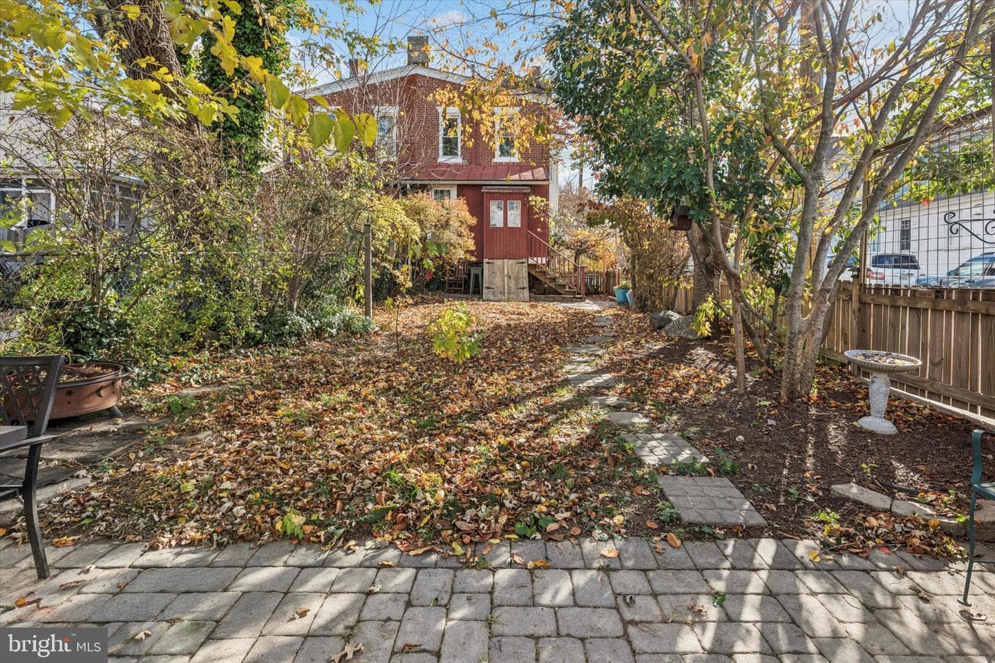 138 W Walnut Street photo 22