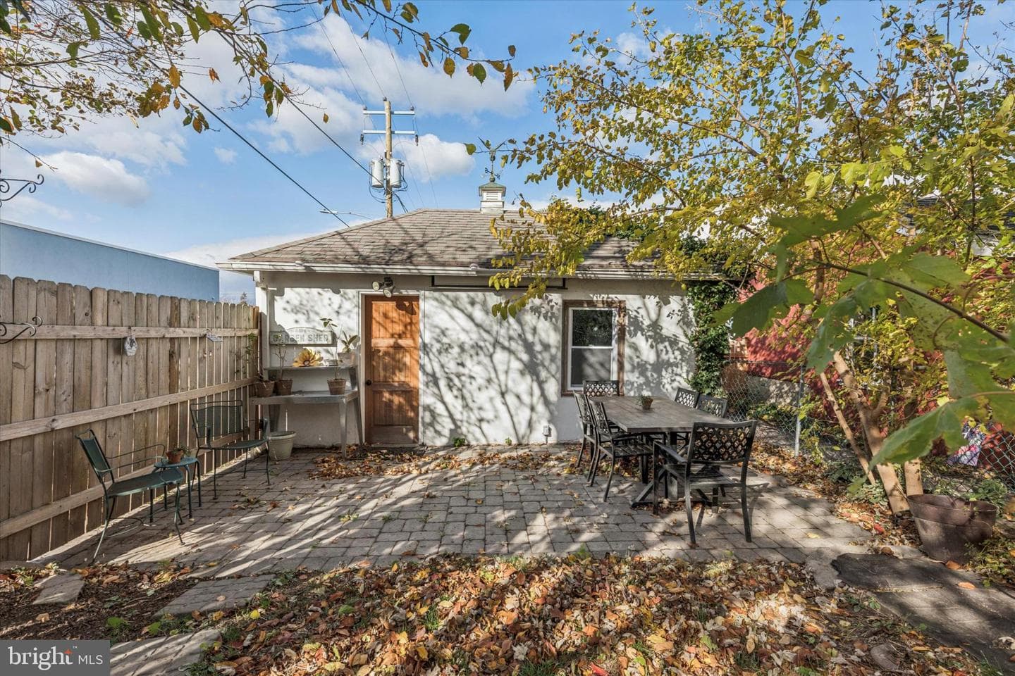 138 W Walnut Street photo 23