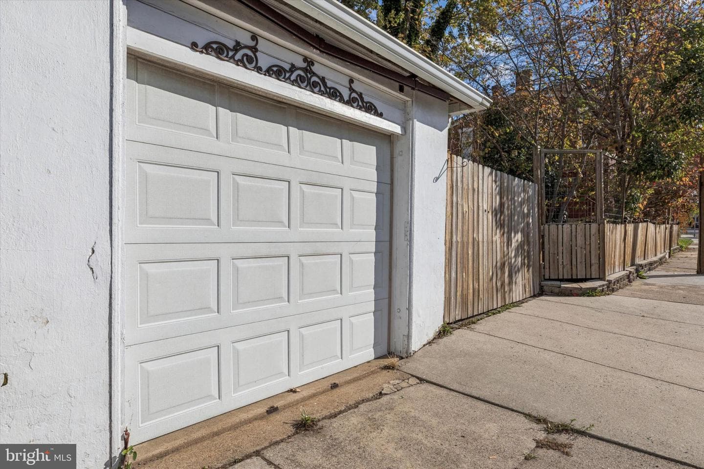 138 W Walnut Street photo 24