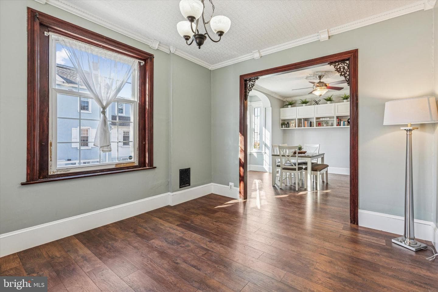 138 W Walnut Street photo 5