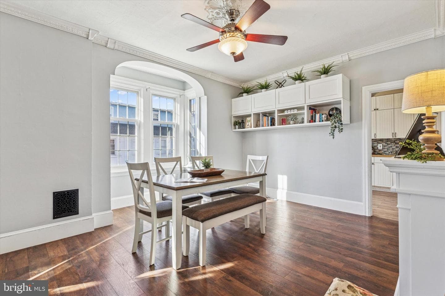 138 W Walnut Street photo 6