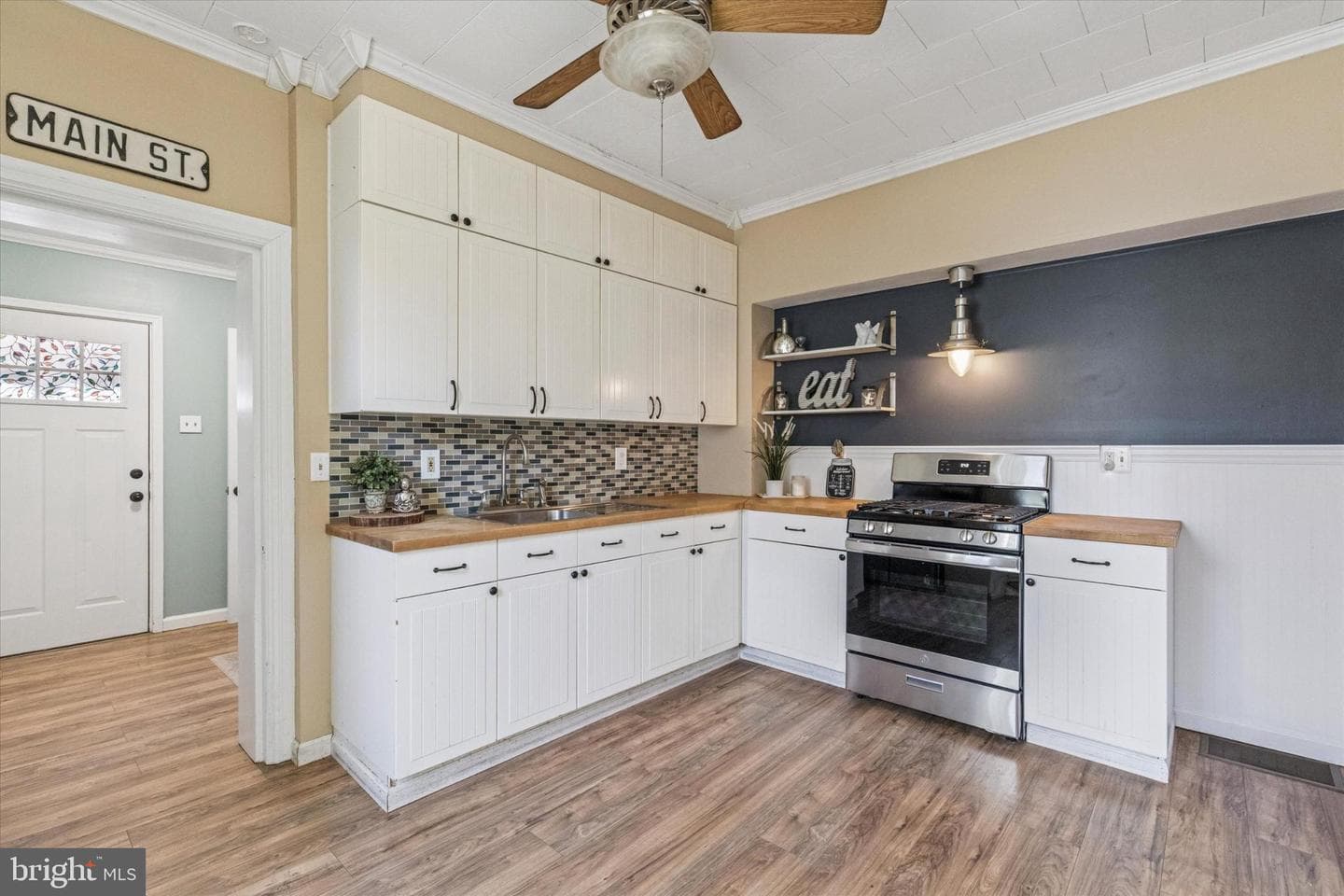 138 W Walnut Street photo 7
