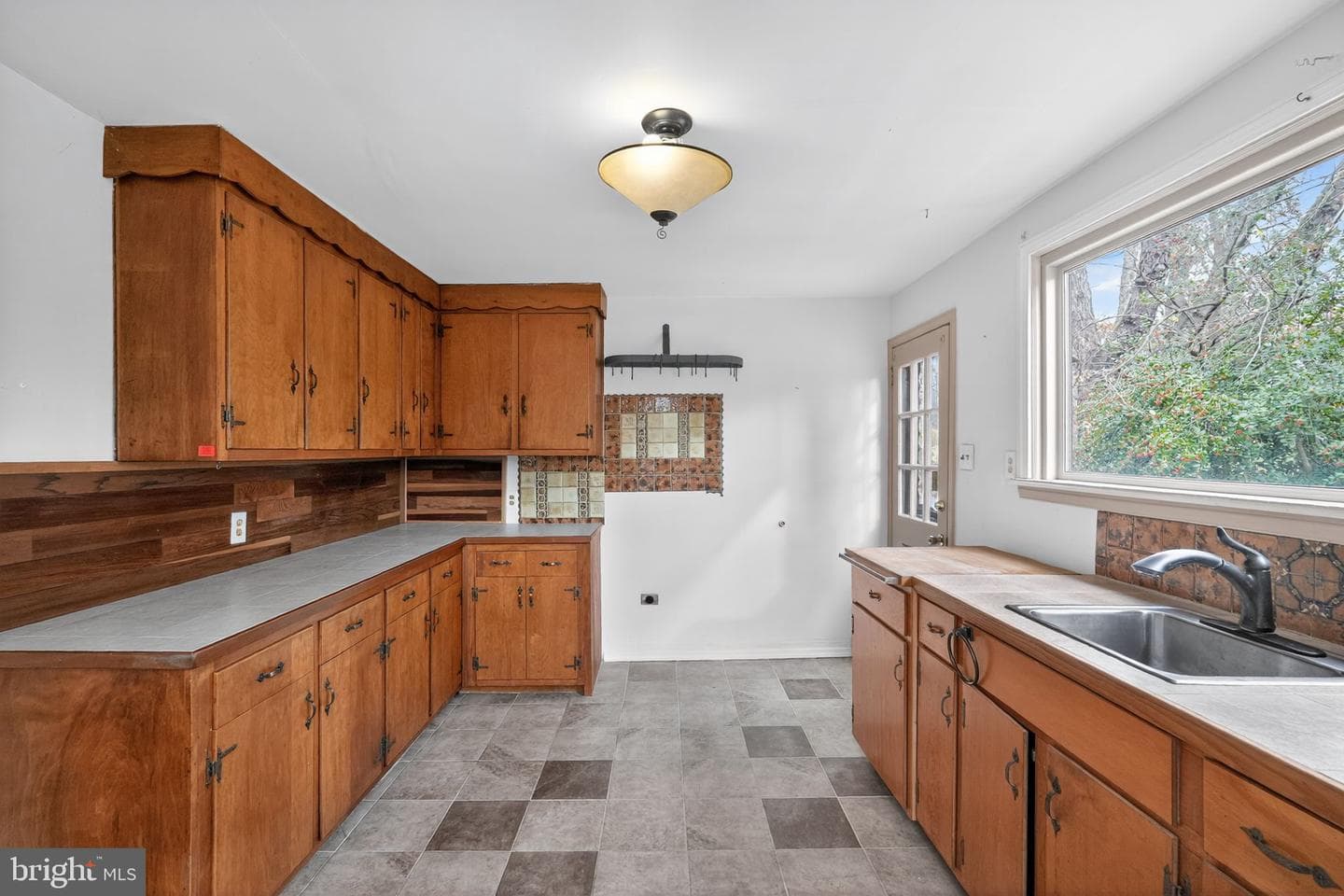 1698 Penllyn Blue Bell Pike photo 9