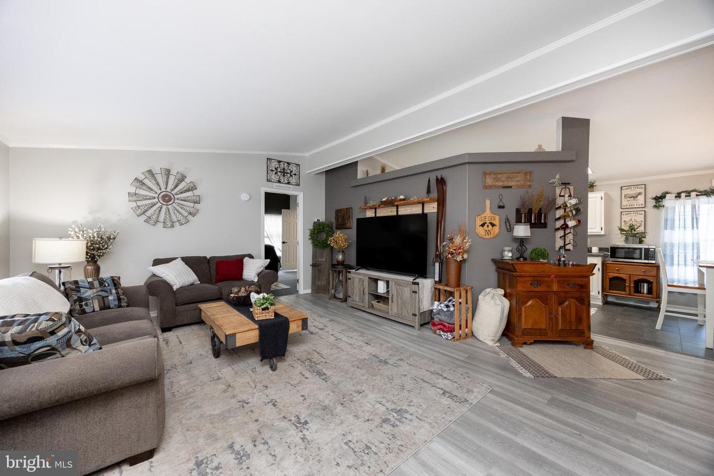 107 Carver Lane photo 2