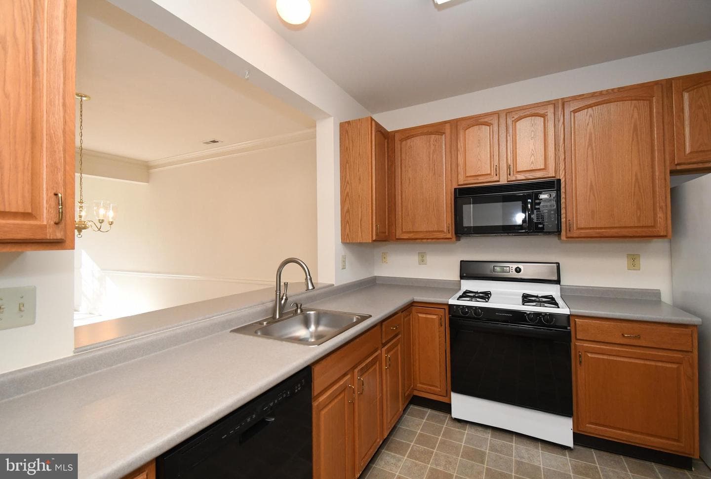 24 Newbury Way photo 10