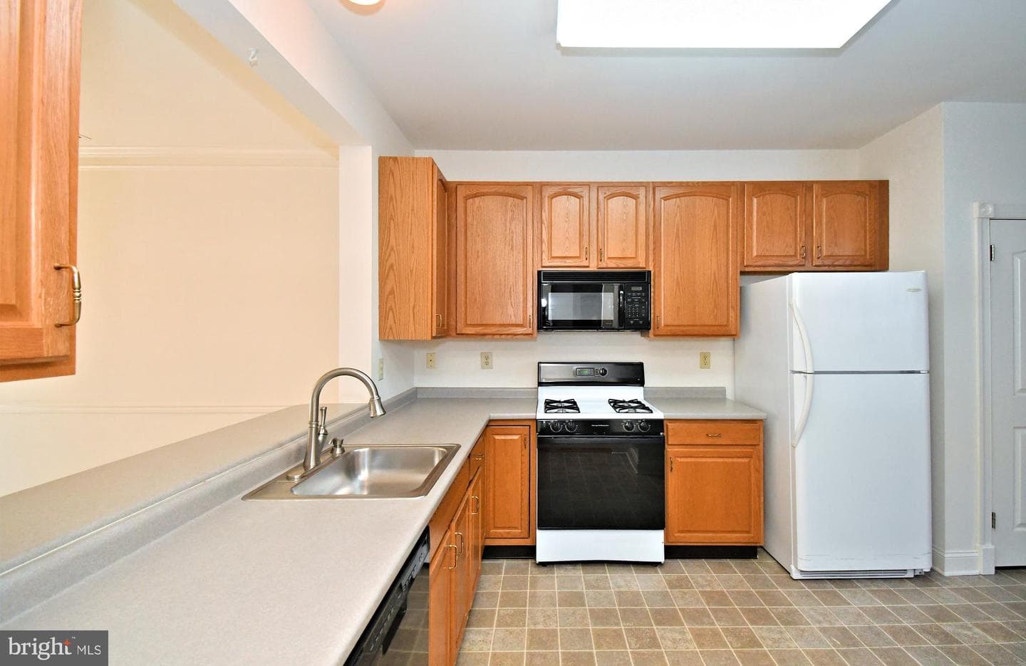 24 Newbury Way photo 11