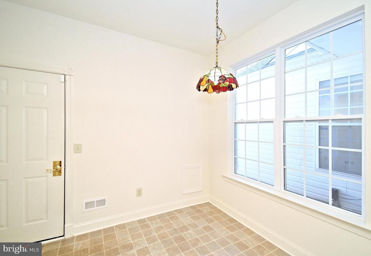 24 Newbury Way photo 13