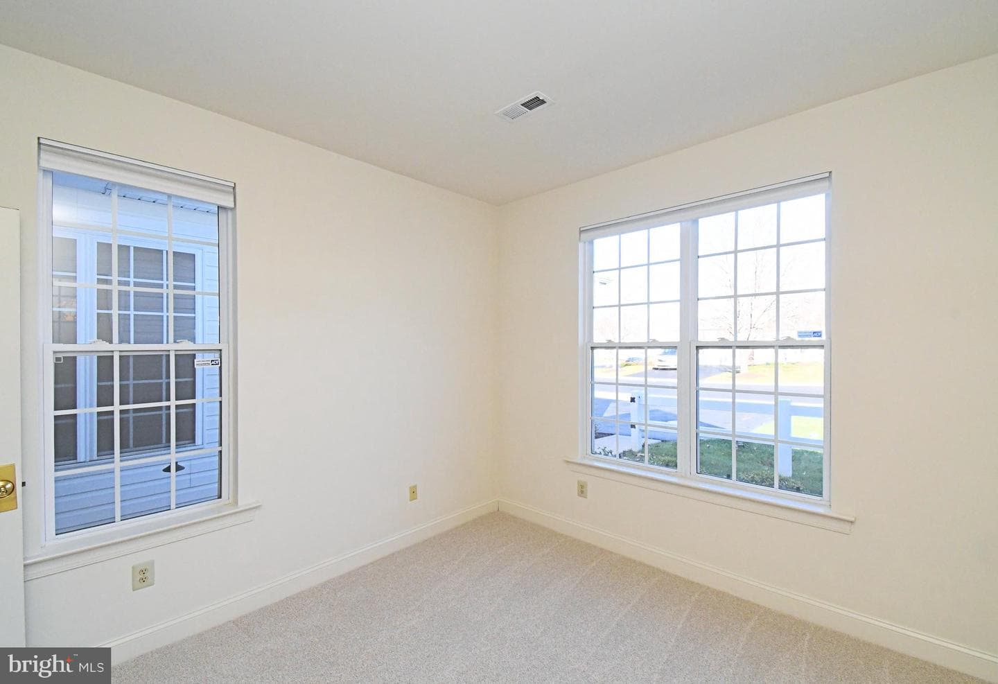 24 Newbury Way photo 15