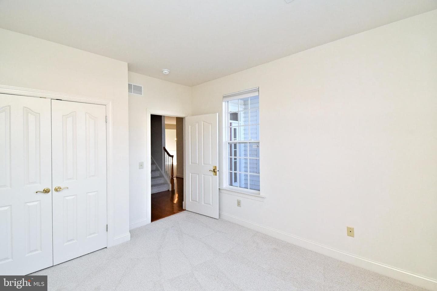 24 Newbury Way photo 16