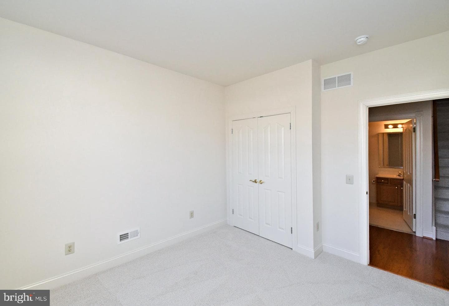 24 Newbury Way photo 17