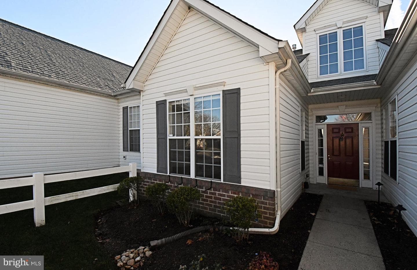 24 Newbury Way photo 2