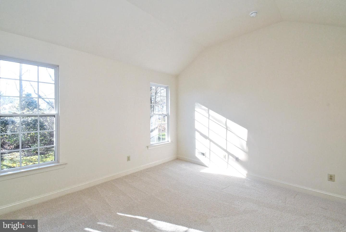 24 Newbury Way photo 20