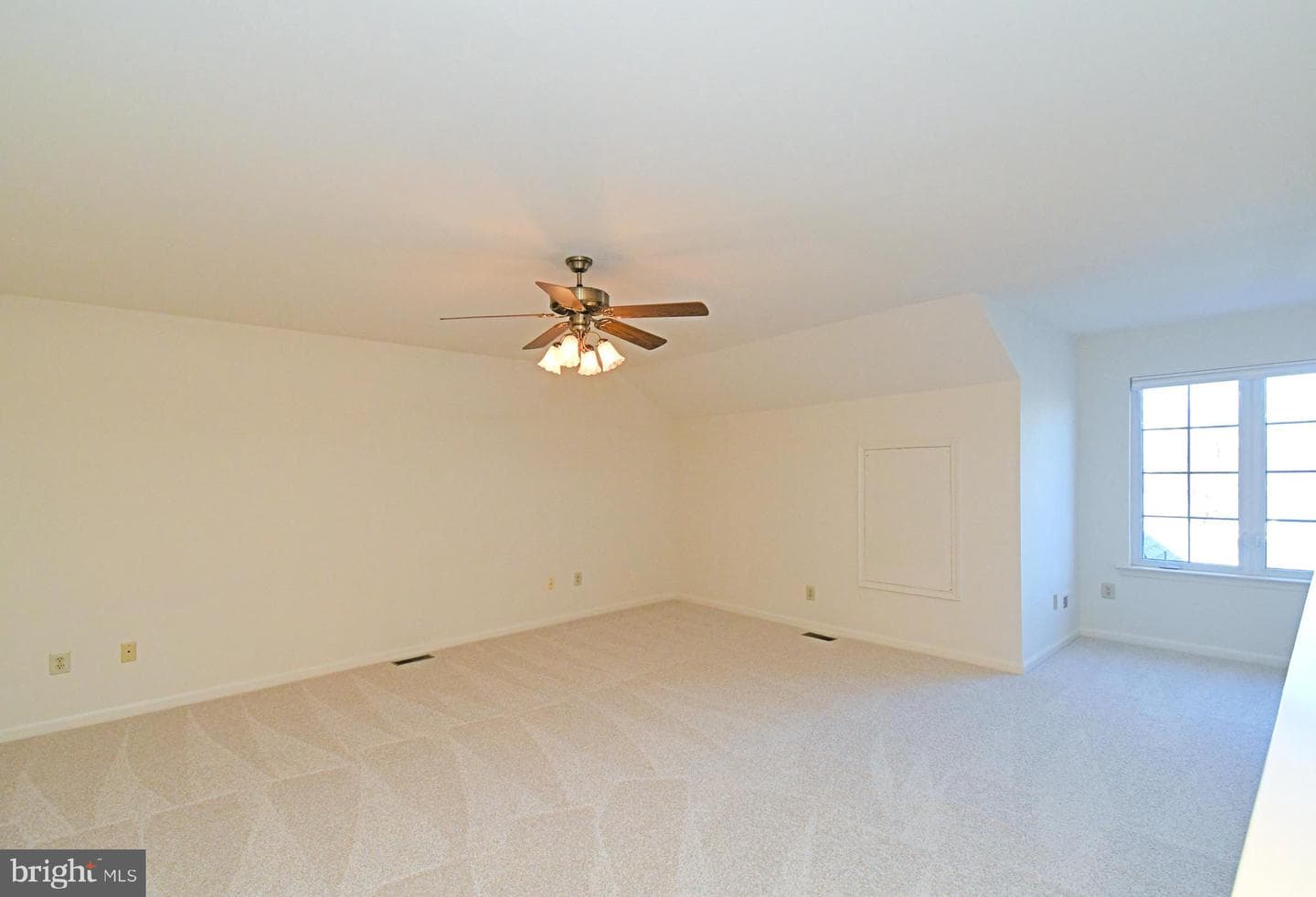24 Newbury Way photo 27