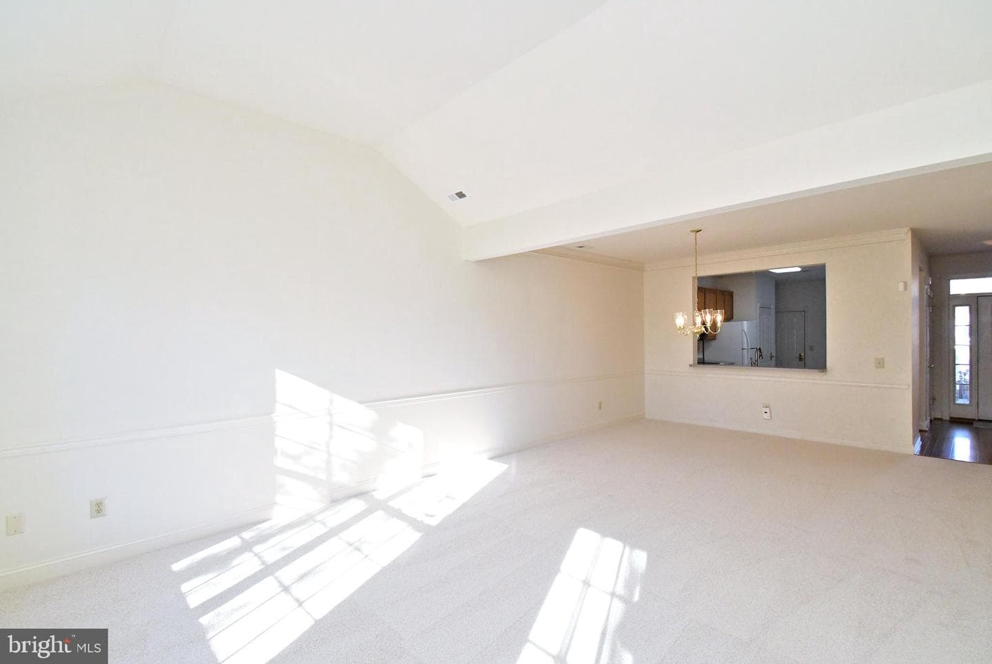 24 Newbury Way photo 4