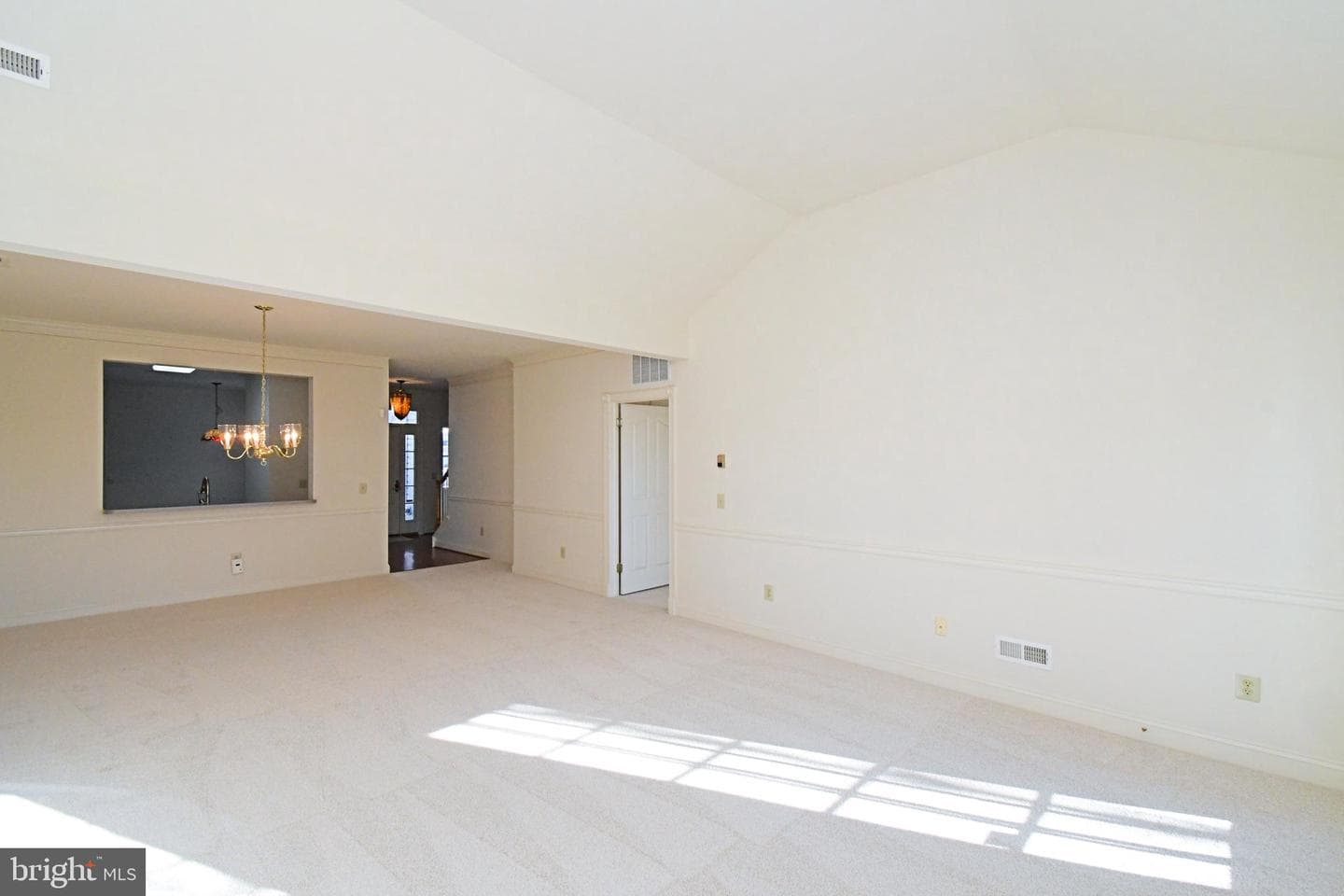 24 Newbury Way photo 5