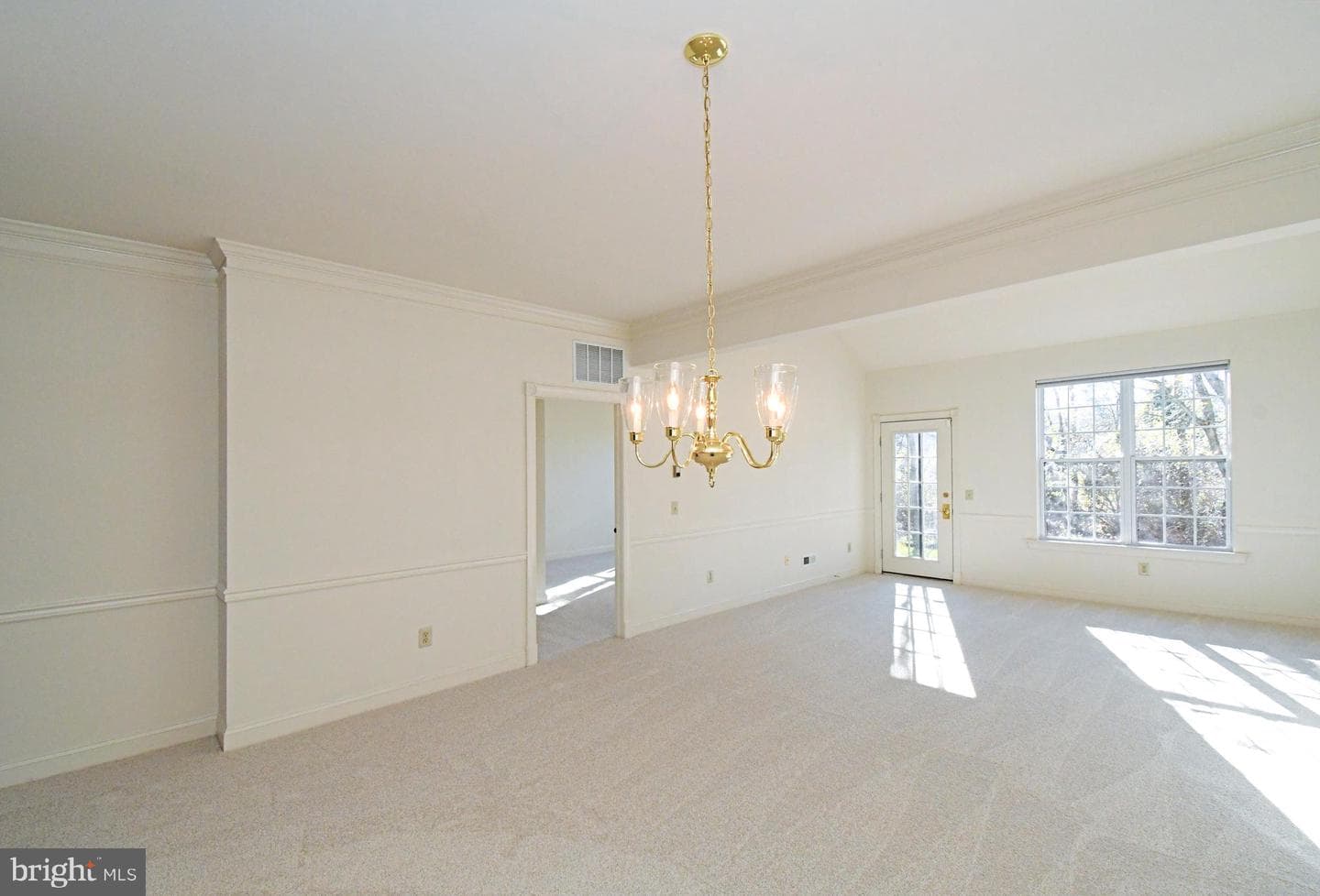 24 Newbury Way photo 6