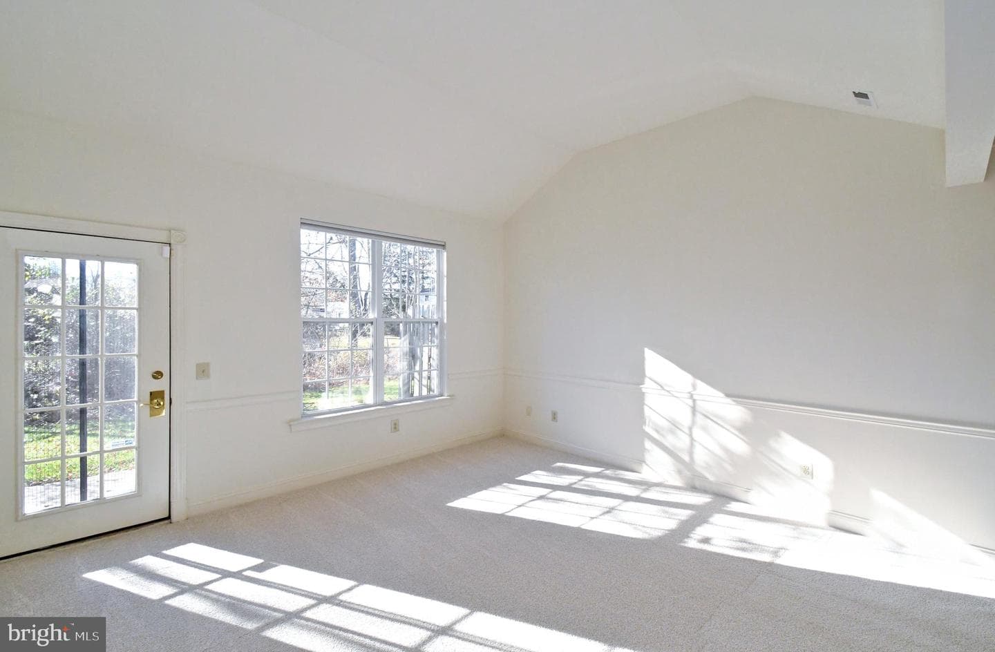 24 Newbury Way photo 8