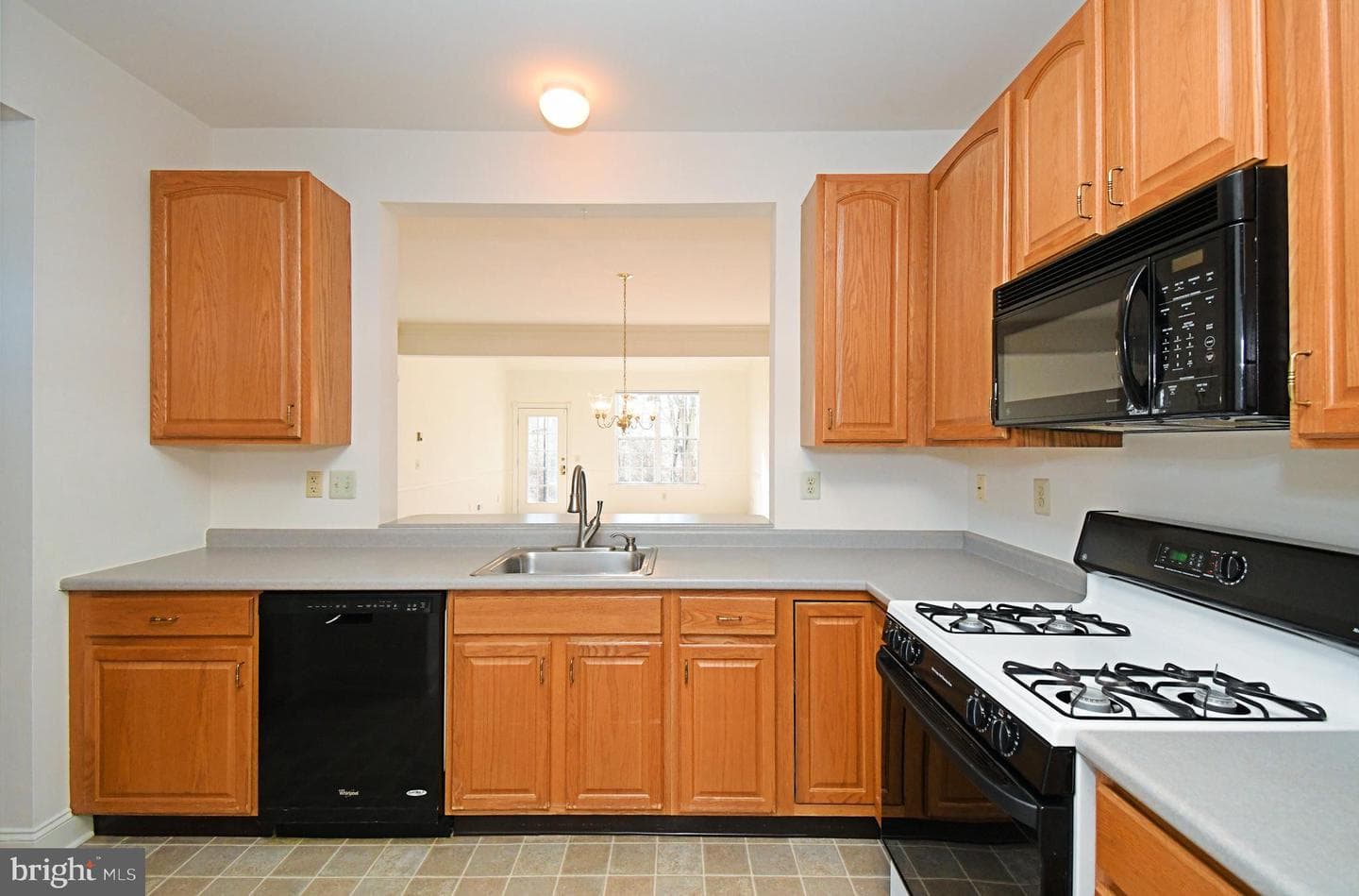 24 Newbury Way photo 9