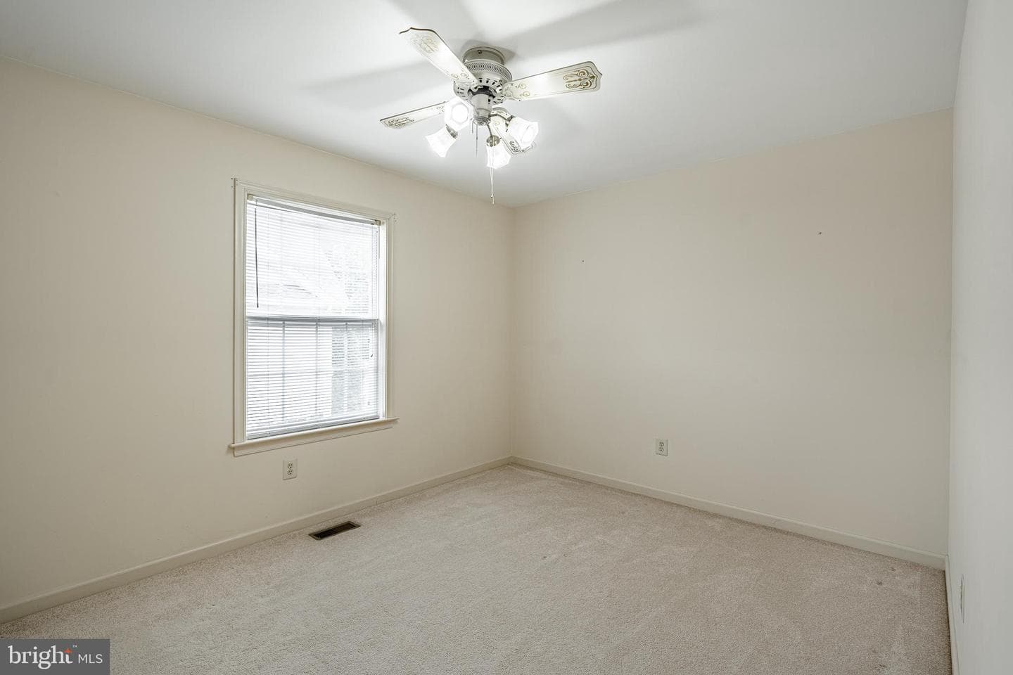 646 Elm Street photo 20