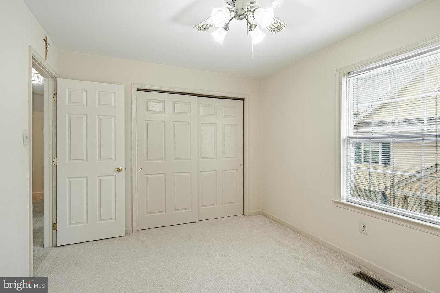 646 Elm Street photo 21