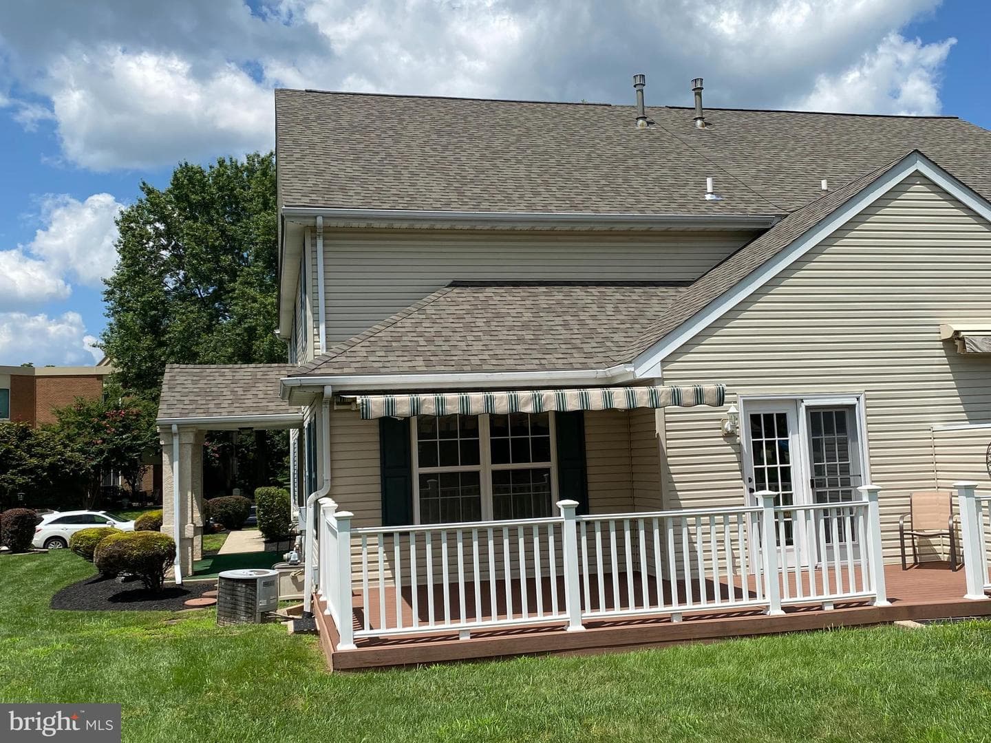 646 Elm Street photo 38