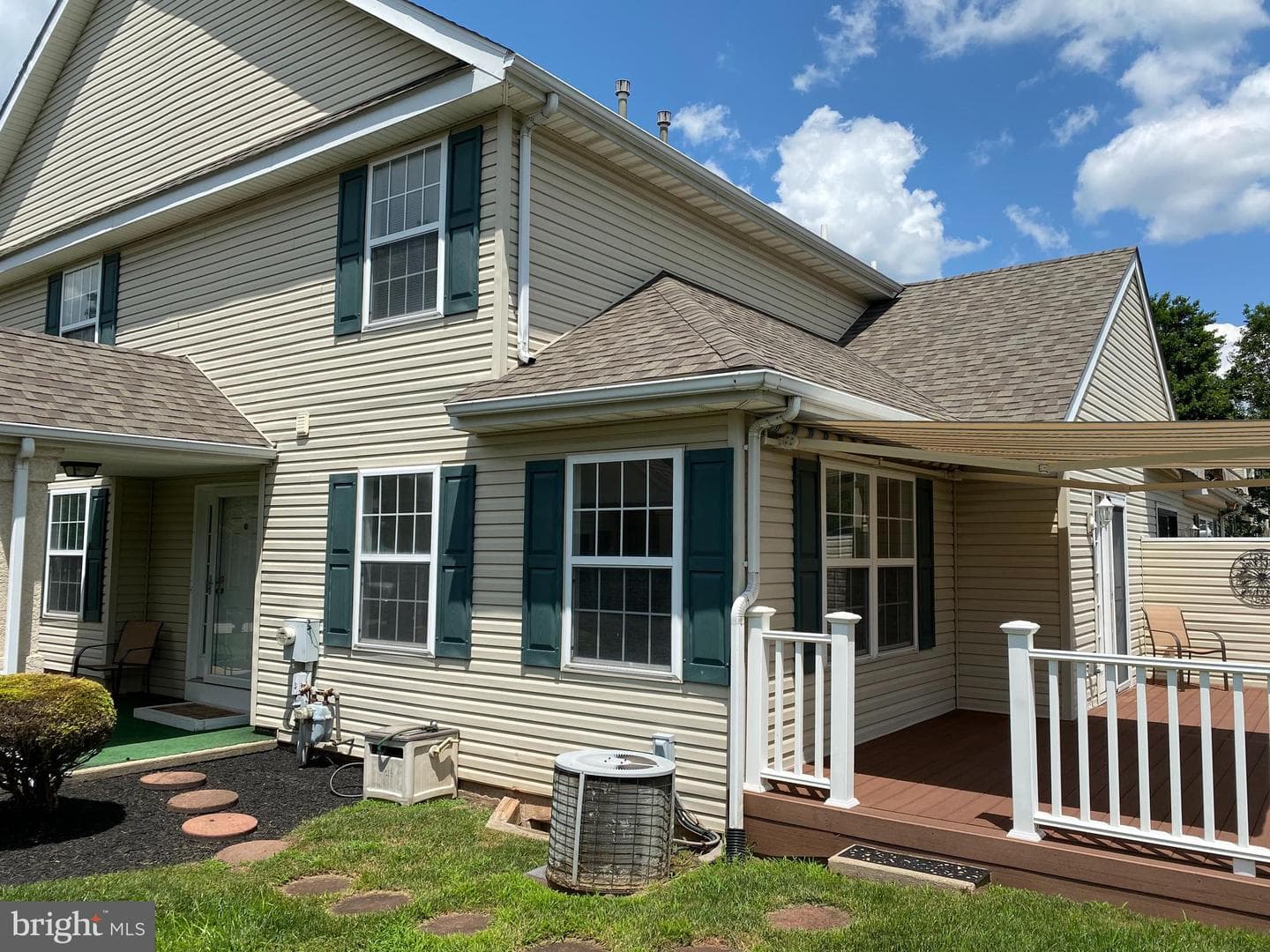 646 Elm Street photo 4