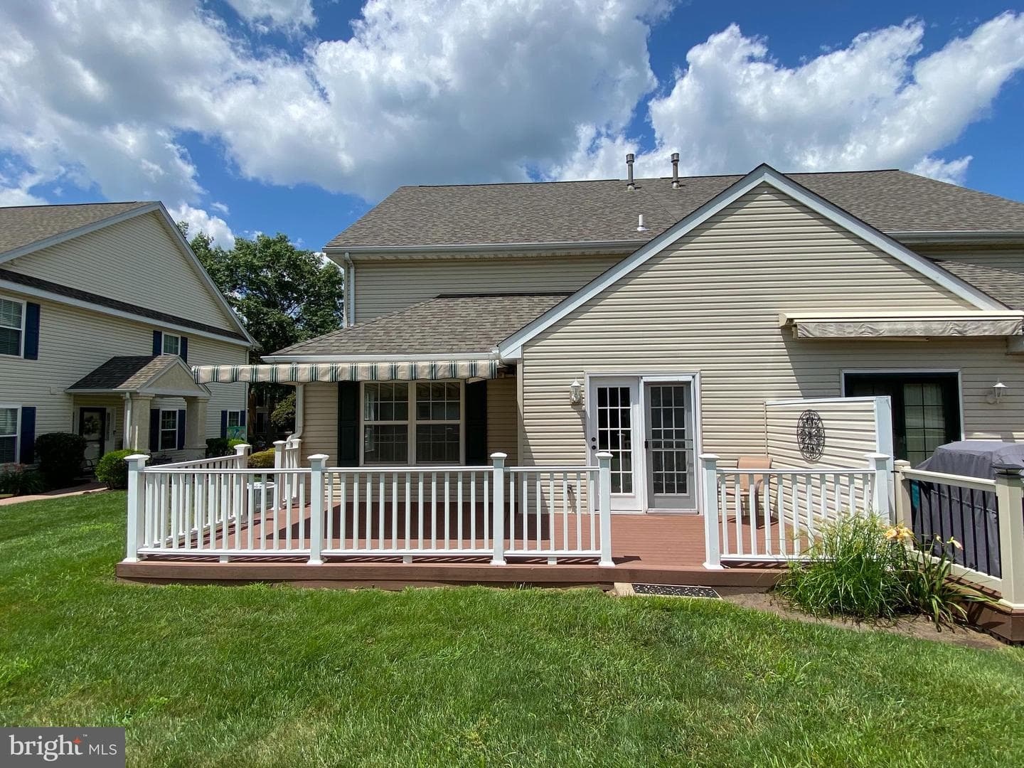 646 Elm Street photo 5