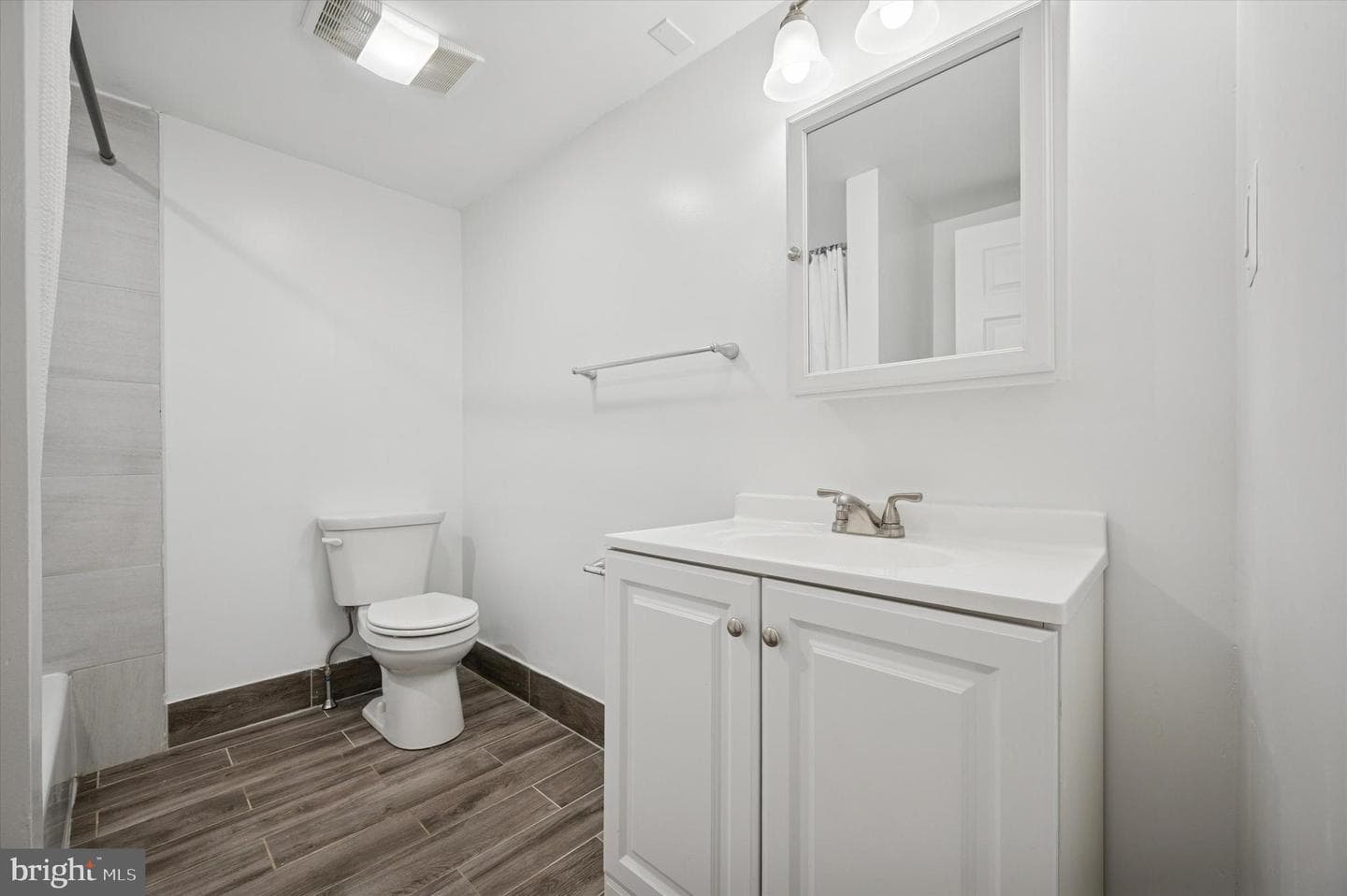 715 Bradley Street photo 15