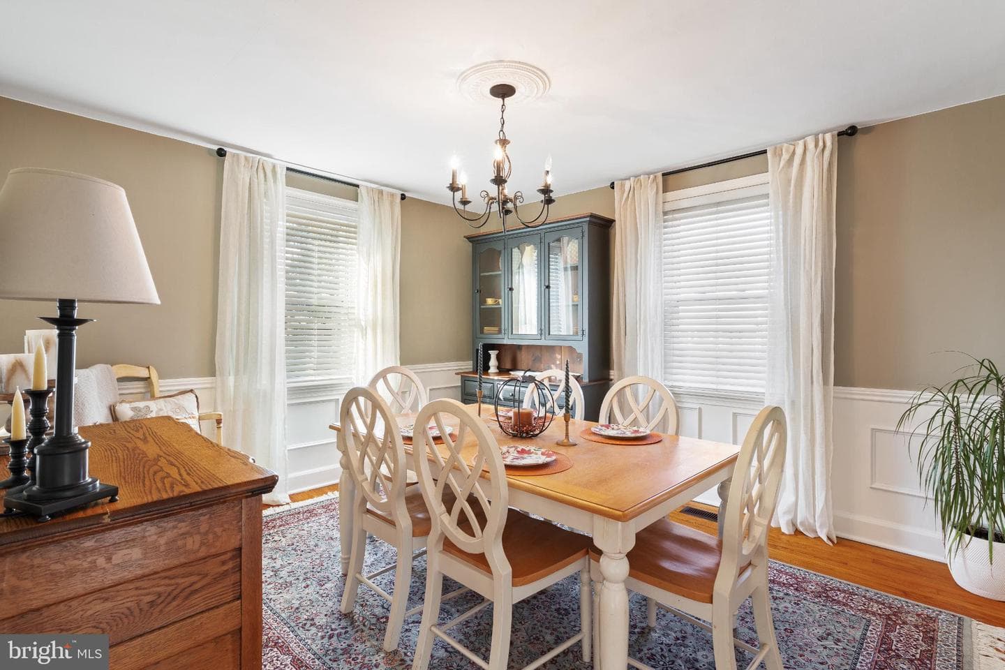 405 W Walnut Street photo 13