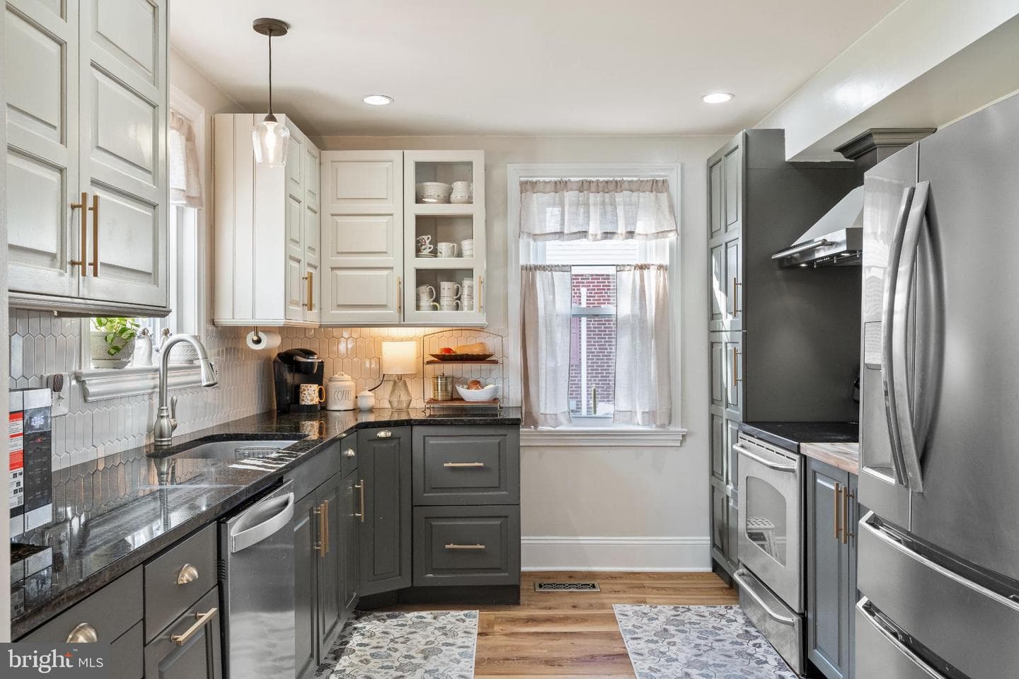 405 W Walnut Street photo 15