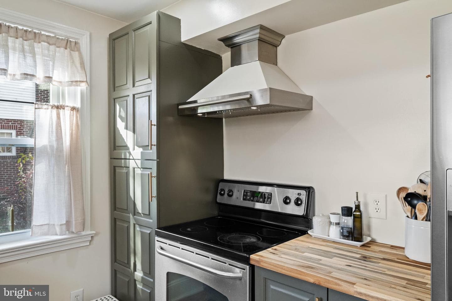 405 W Walnut Street photo 18