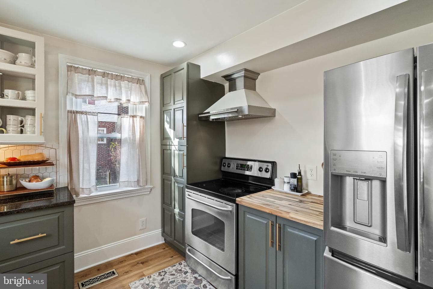 405 W Walnut Street photo 19