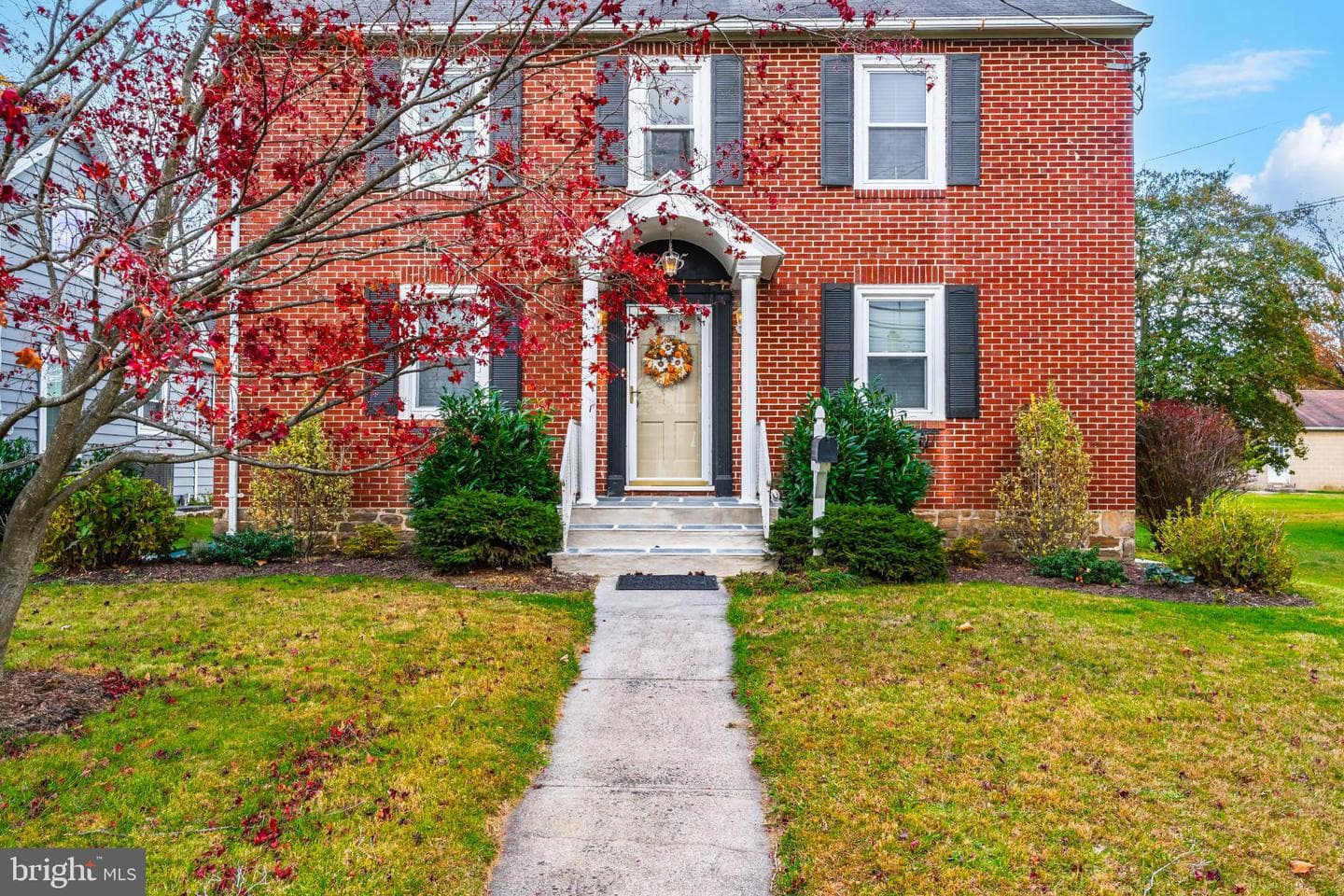 405 W Walnut Street photo 2