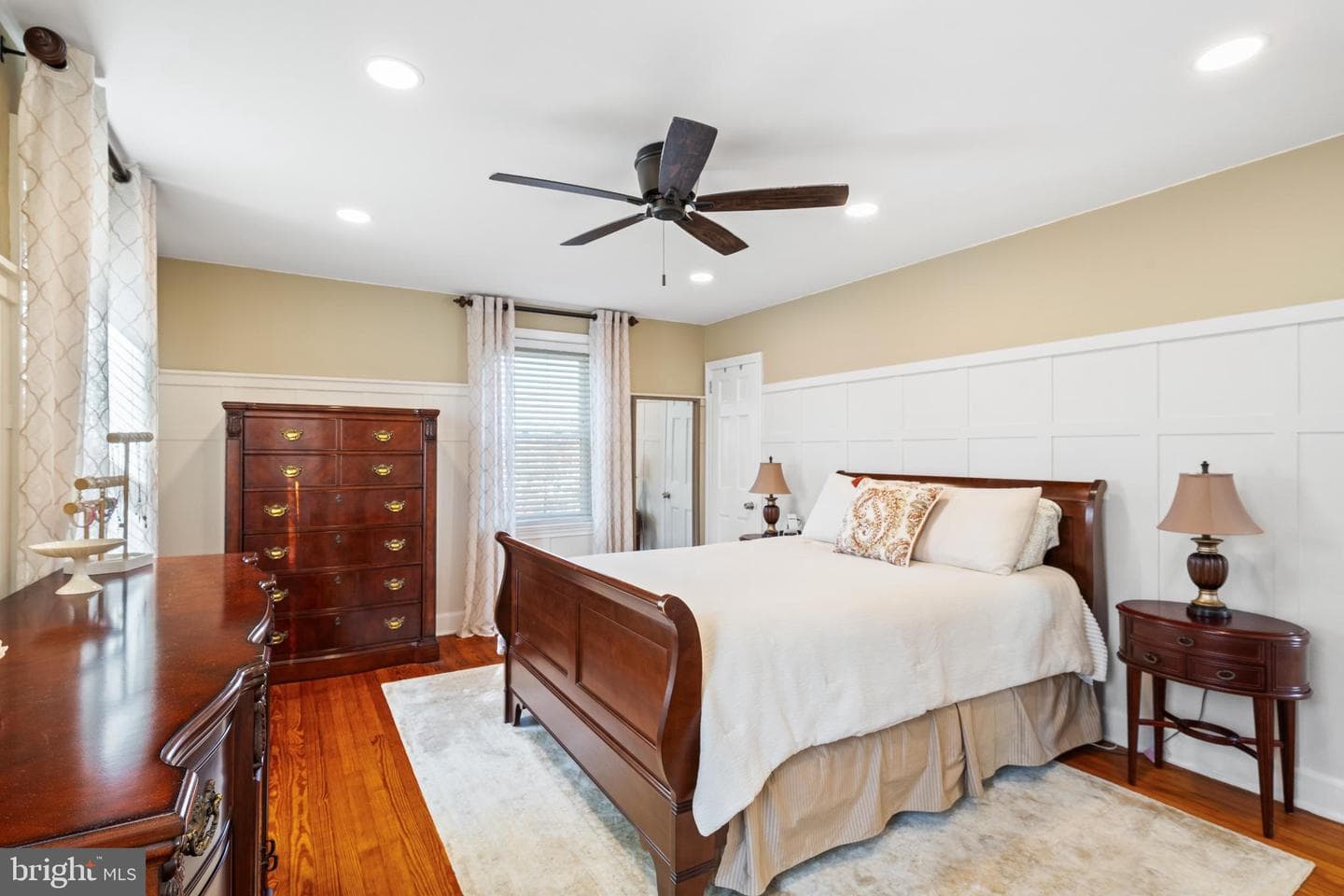 405 W Walnut Street photo 22