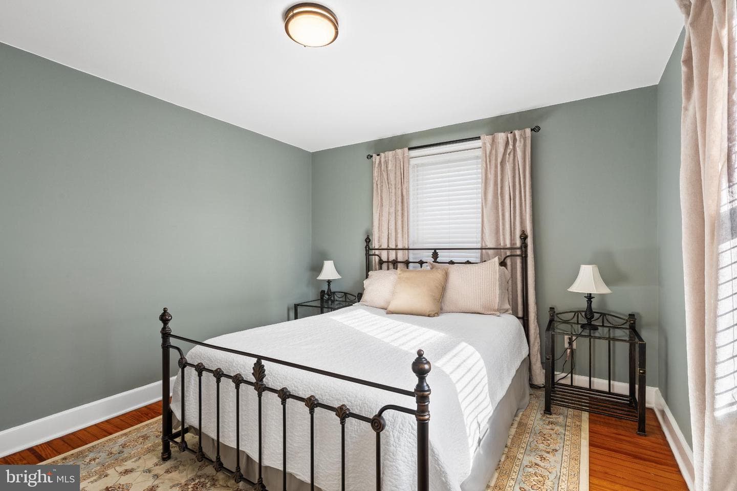 405 W Walnut Street photo 28