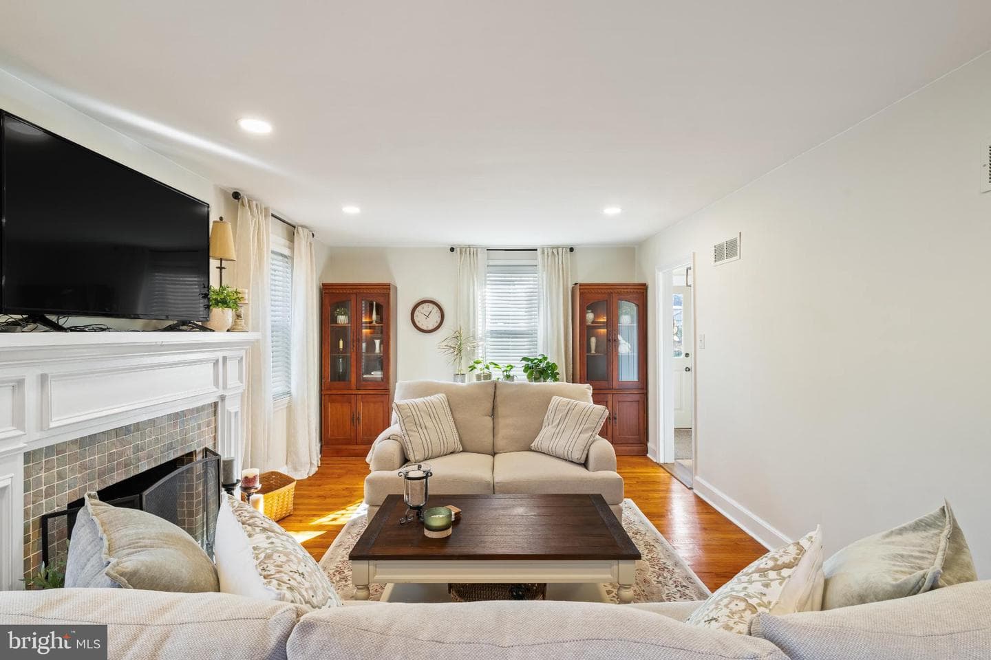 405 W Walnut Street photo 6