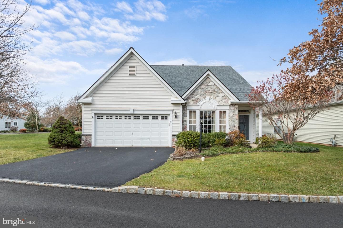 753 Wisteria Way photo 4