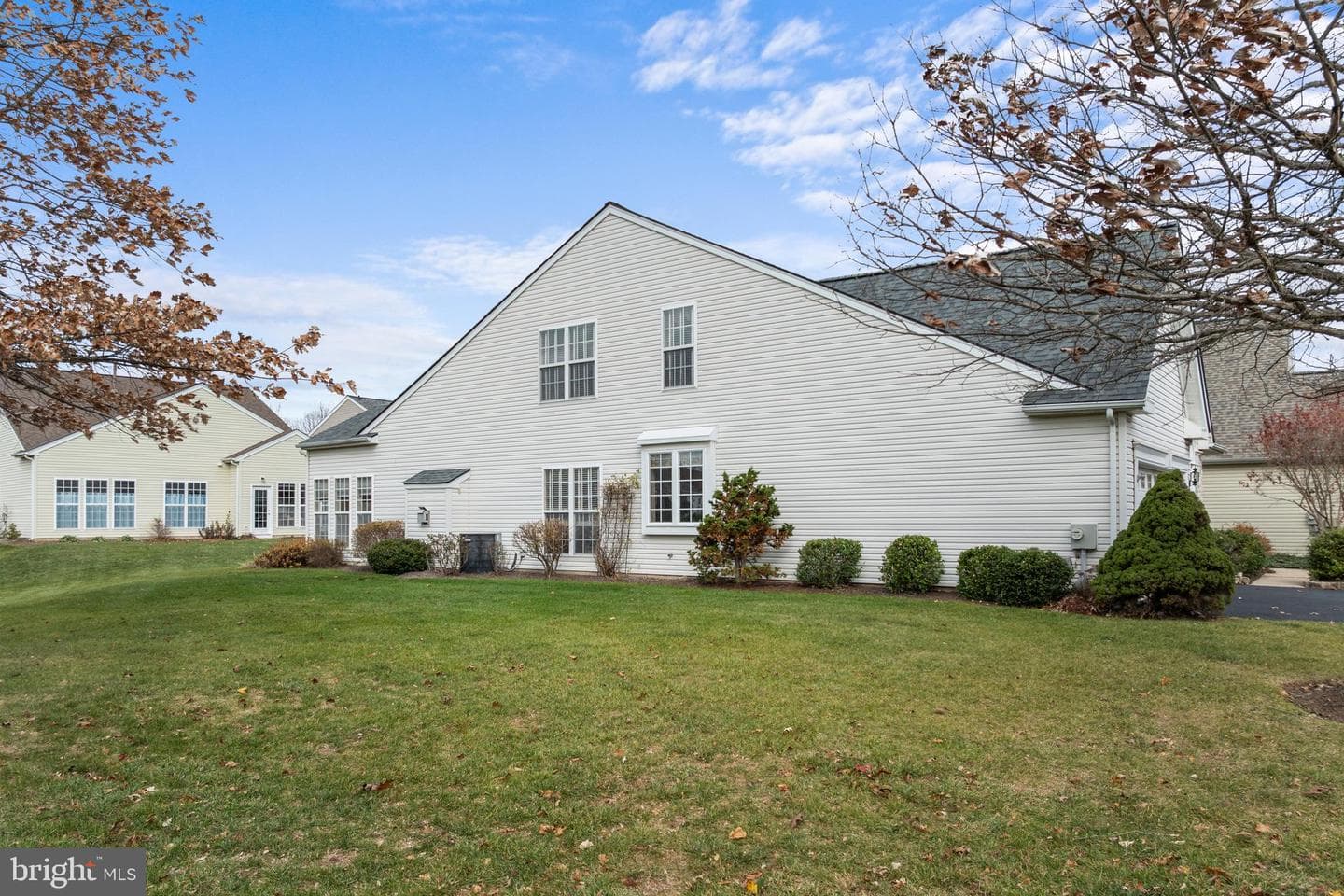 753 Wisteria Way photo 5