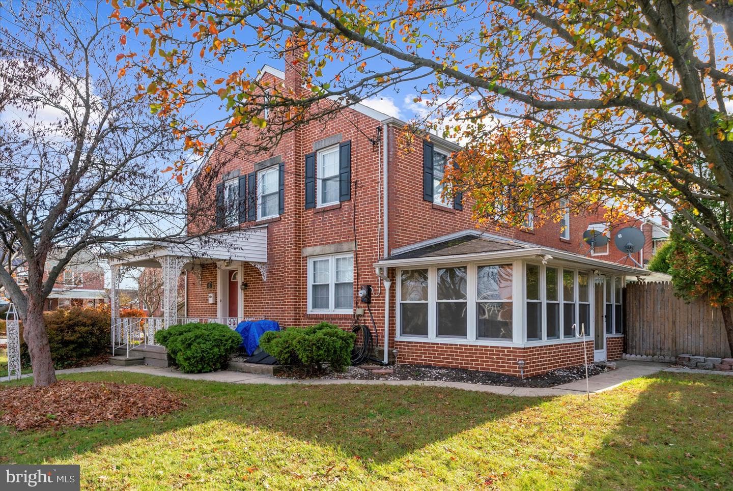 827 Buttonwood Street photo 2
