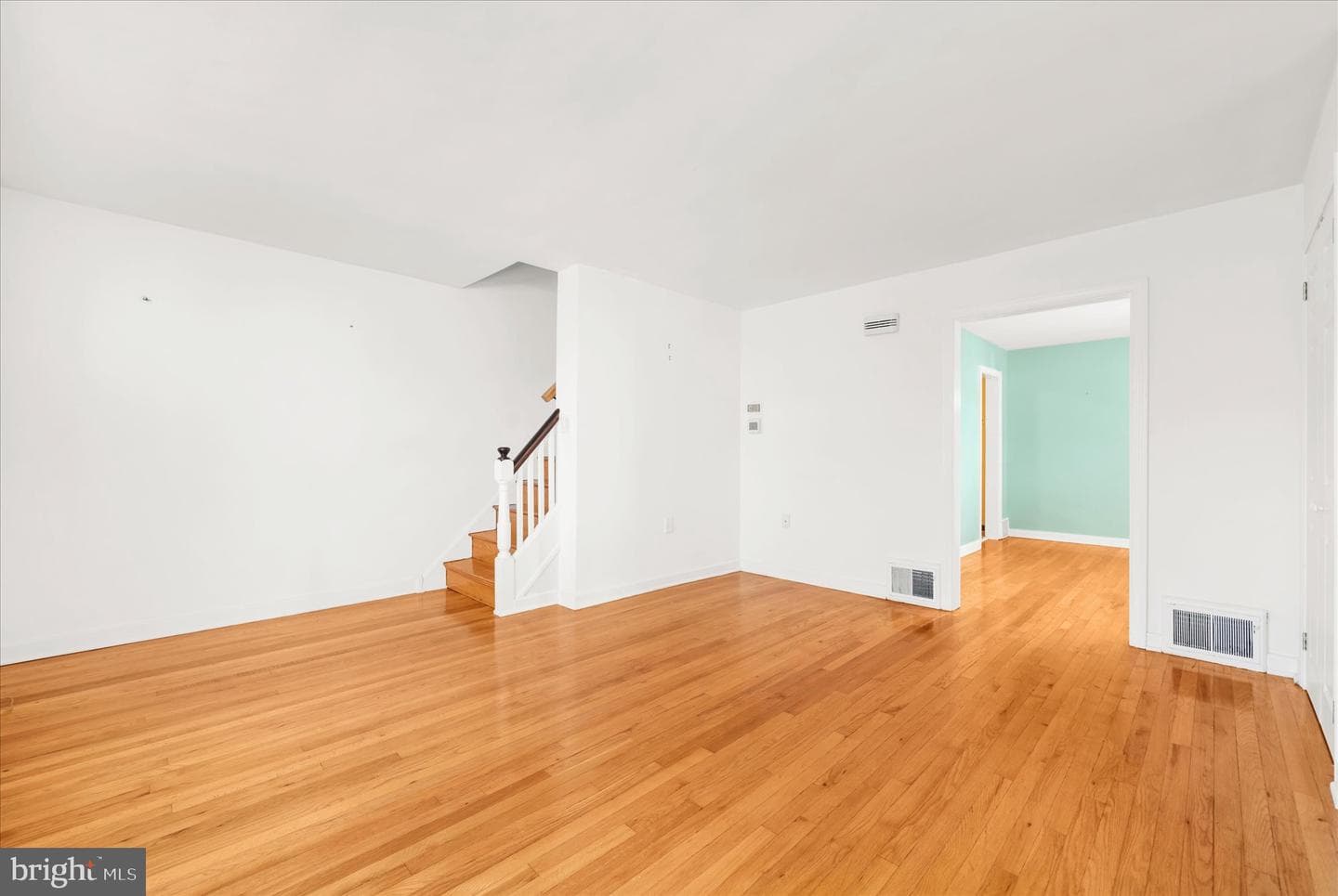 827 Buttonwood Street photo 5