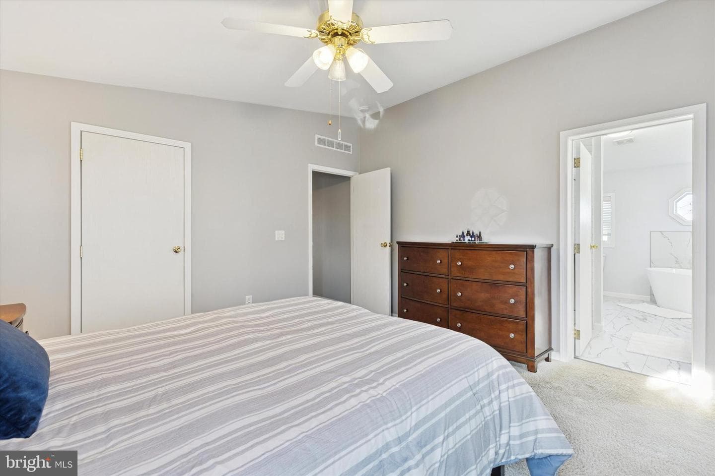 1077 Scenic View Drive photo 10