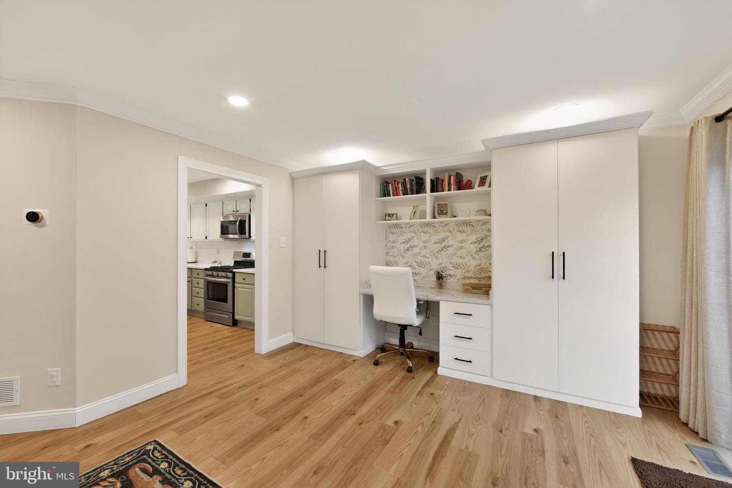 932 Hedgerow Court photo 13