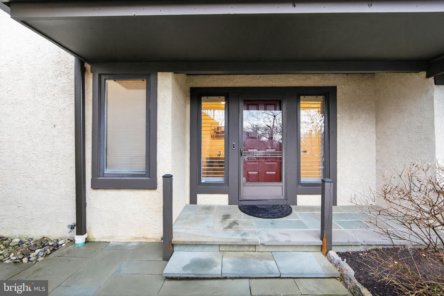 932 Hedgerow Court photo 2