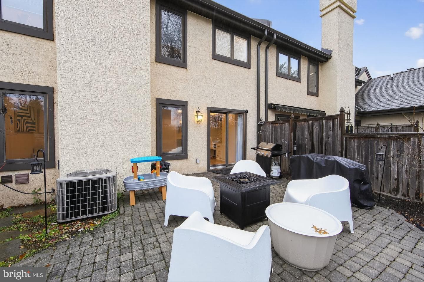 932 Hedgerow Court photo 36