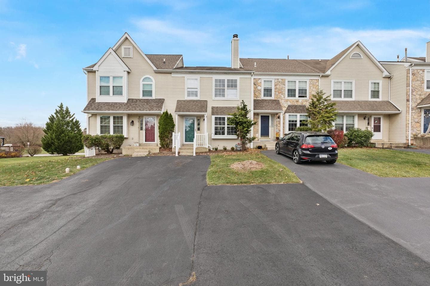 615 Longwood Road photo 1