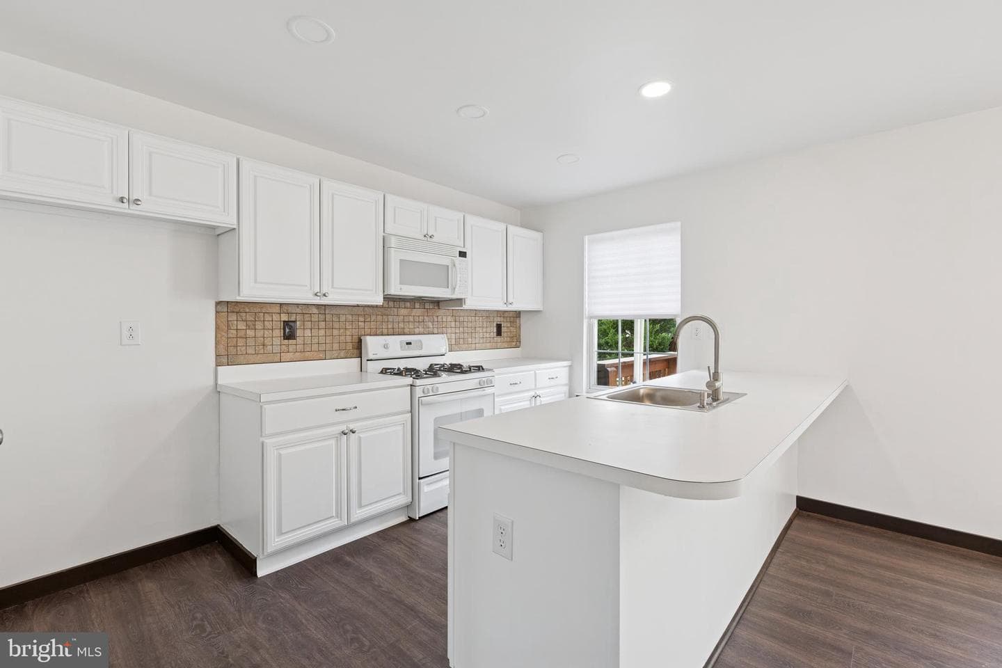 615 Longwood Road photo 7